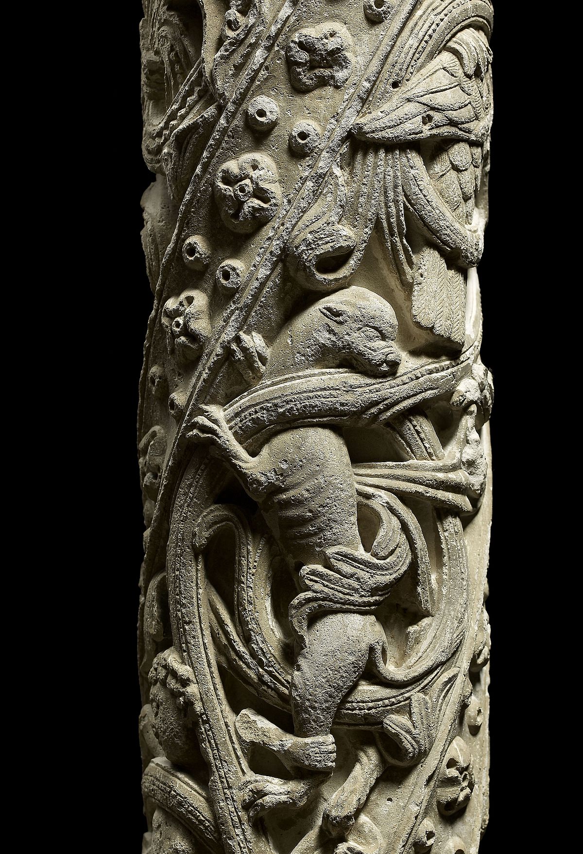 Colonnette à rinceaux habités Colonnette à rinceaux habités