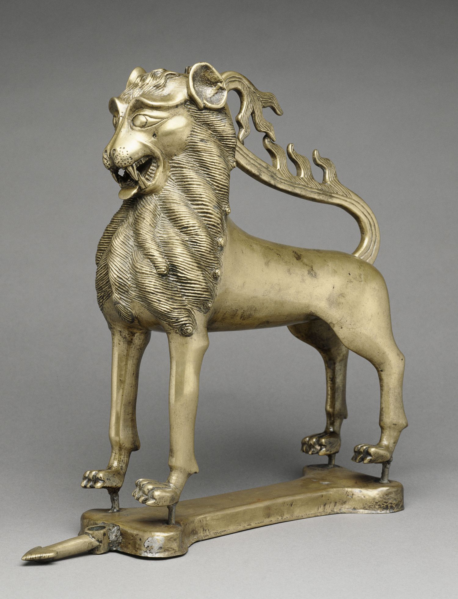 Aquamanile en forme de lion