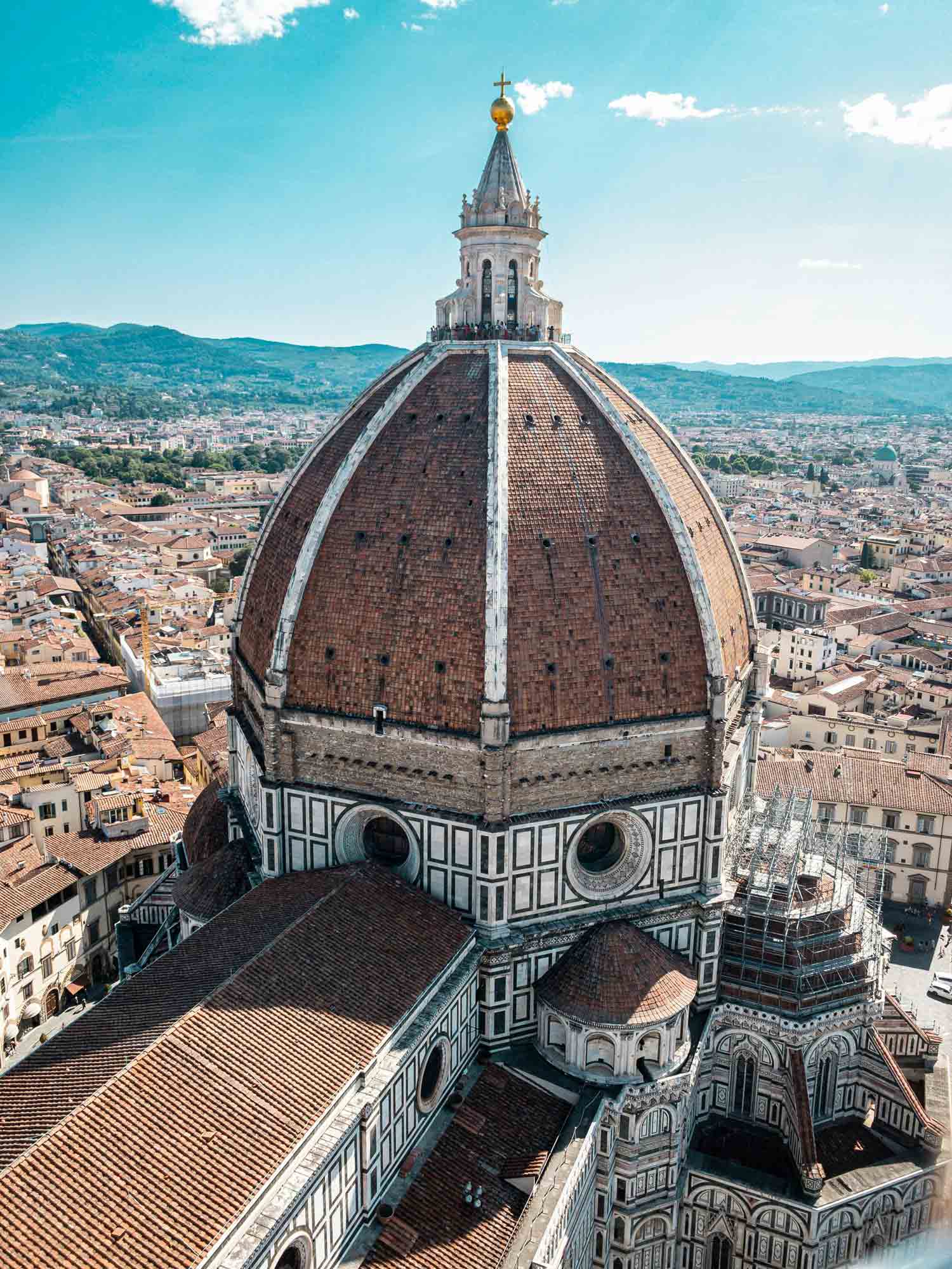 Le dôme de la cathédrale Santa-Maria del Fiore à Florence 