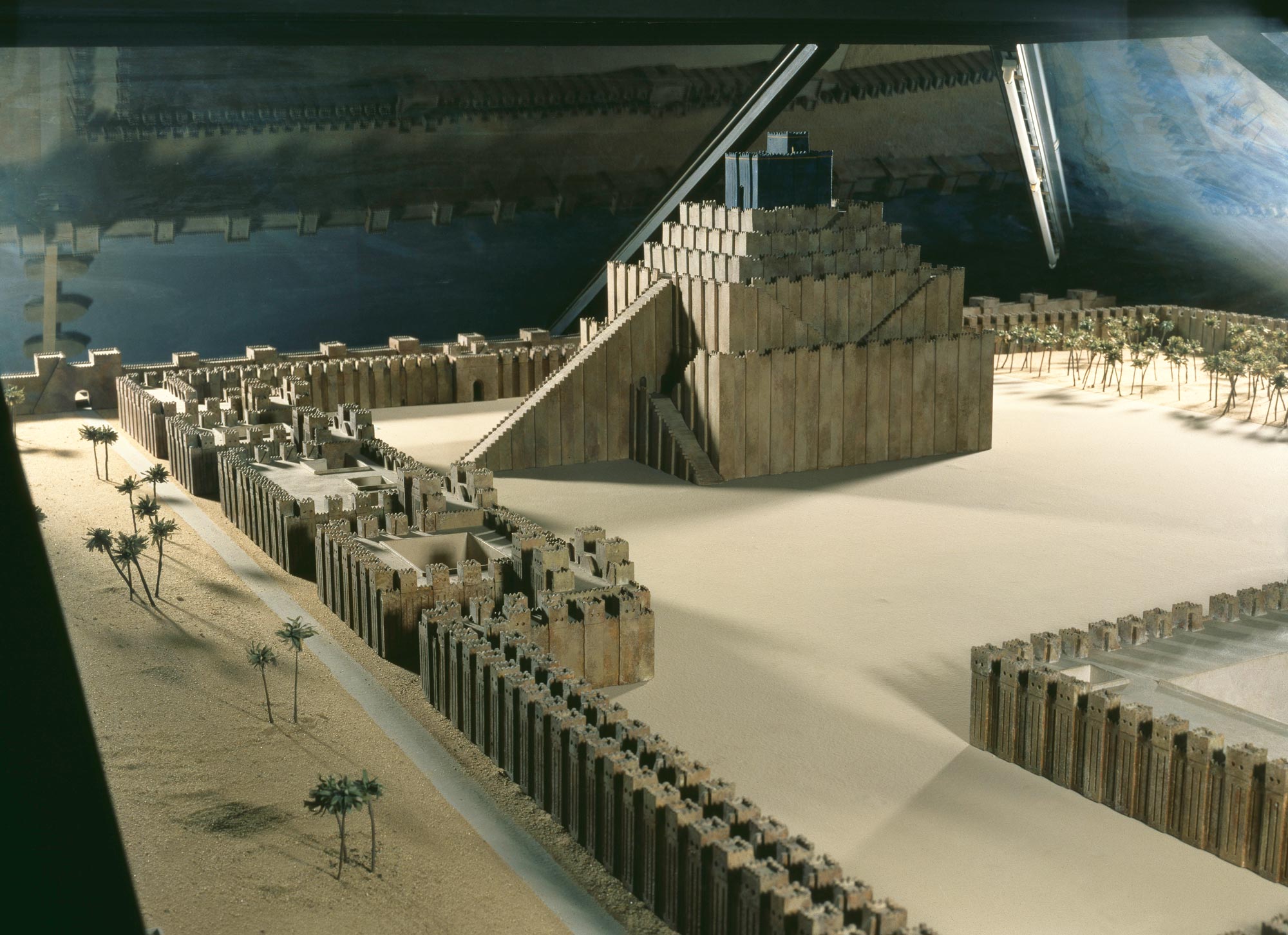 Maquette de la ziggourat de Babylone Maquette de la ziggourat de Babylone