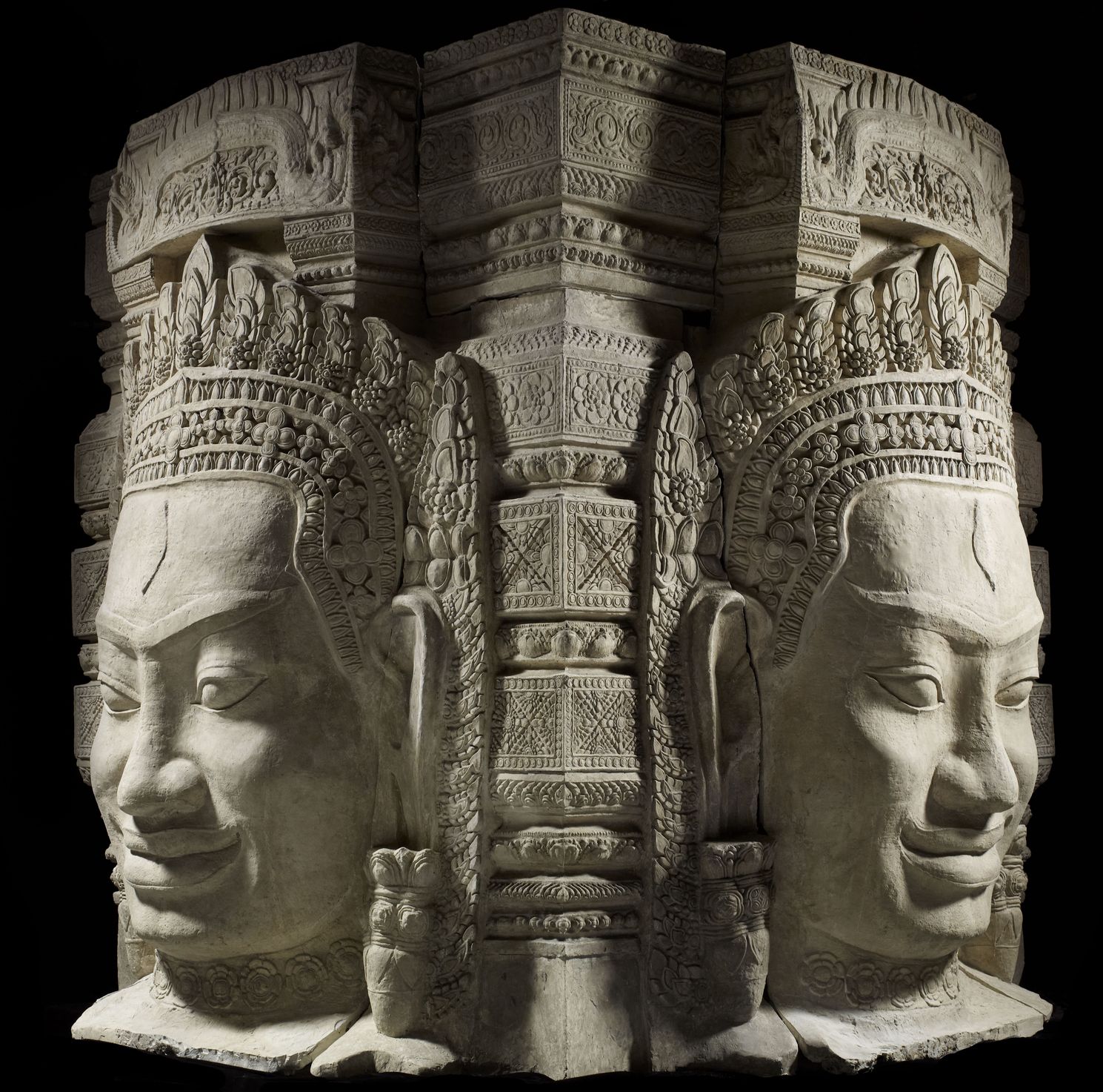 Reconstitution de la tour du Bayon, partie supérieure Reconstitution de la tour du Bayon, partie supérieure