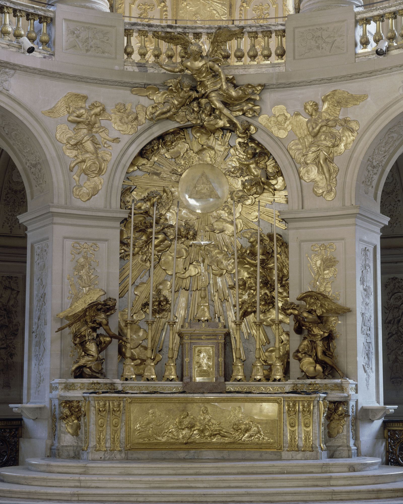 Le maître-autel de la chapelle royale de Versailles