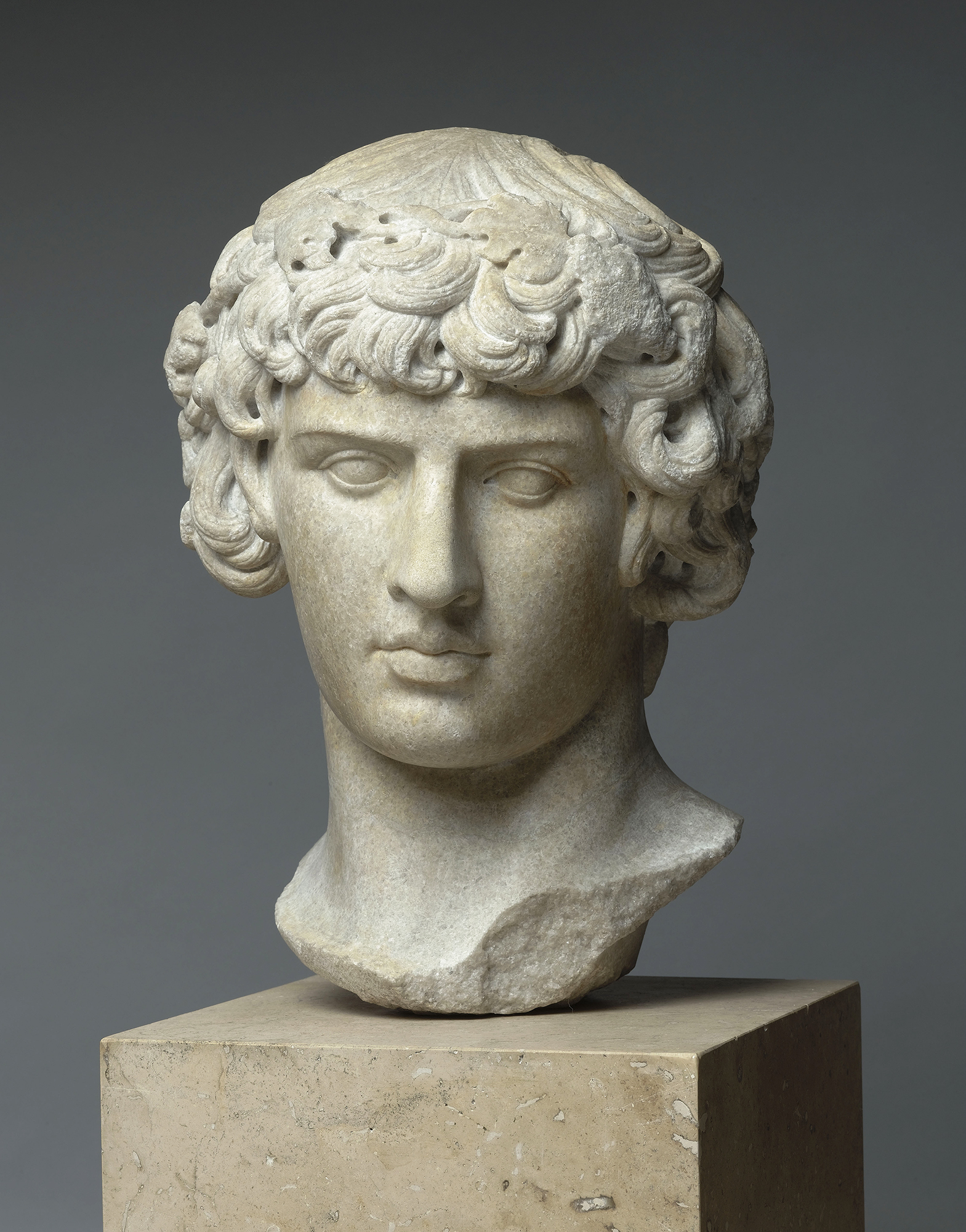 Tête d’Antinoüs en forme de Dionysos