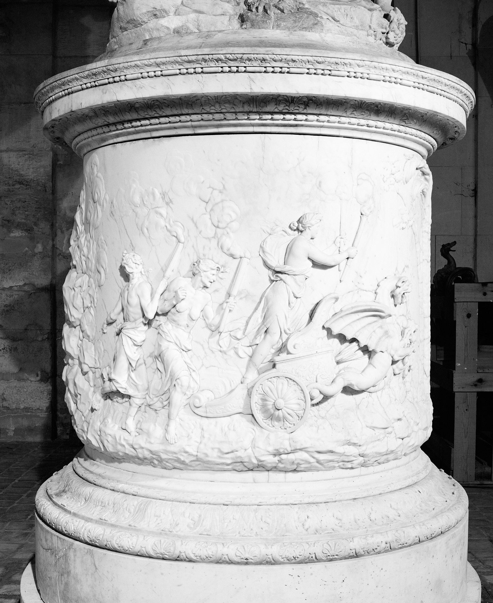 Socle de L’Enlèvement de Proserpine par Pluton