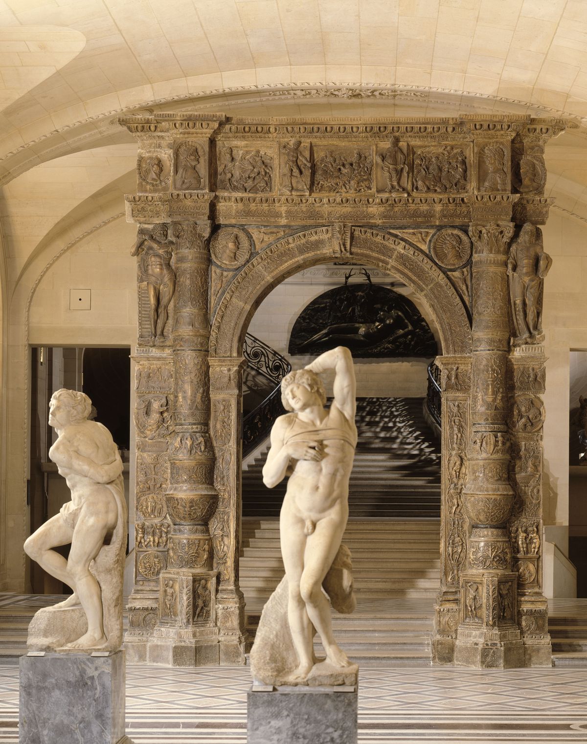 "Esclave mouran"t et "Esclave rebelle" au musée du Louvre