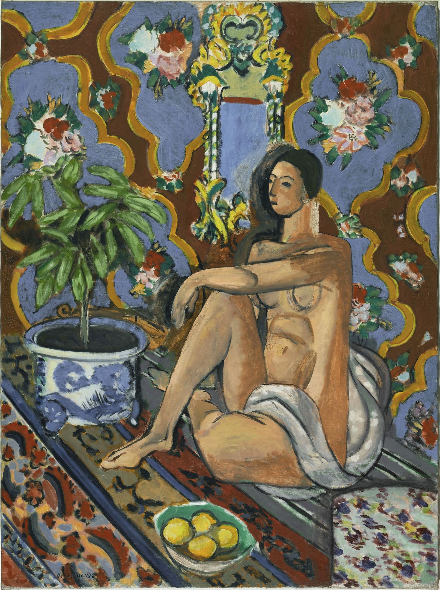 Figure décorative sur fond ornemental