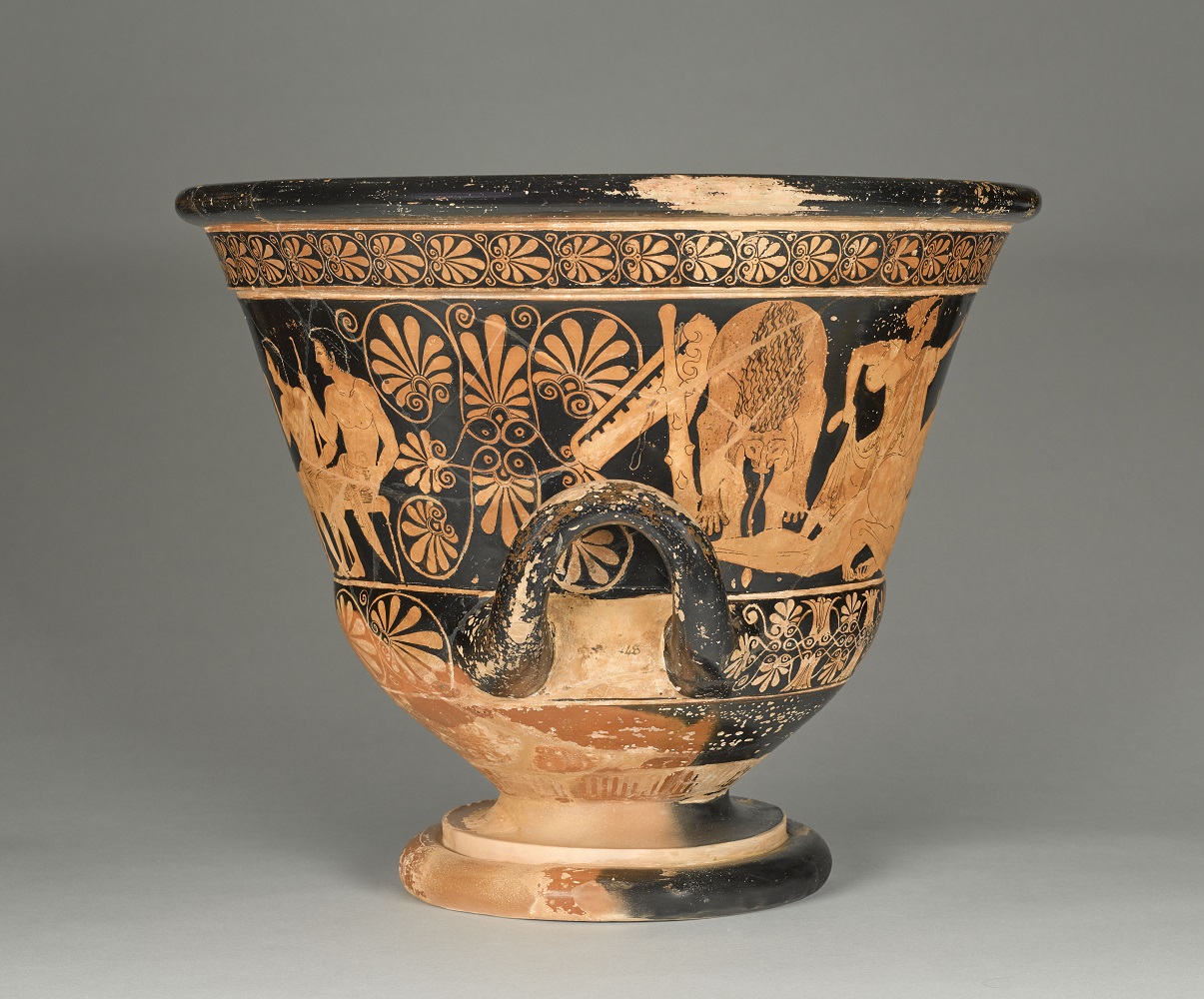 Cratère en calice à figures rouges