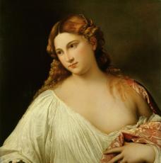 jeune femme en chemise, épaule nue