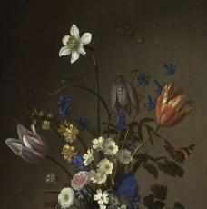 Gros plan sur les fleurs et le papillon à droite de l'œuvre.