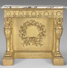 Console dorée à têtes de lions