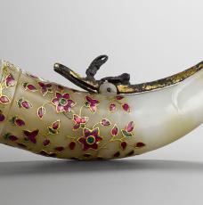 objet en jade, cornet à poudre