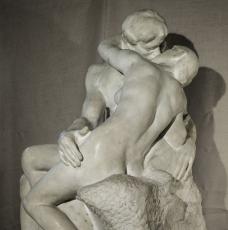 Auguste Rodin (1840-1917), Le Baiser. vers 1882, sculpture (marbre), 182,9 × 116,8 × 121,9. Musée Rodin