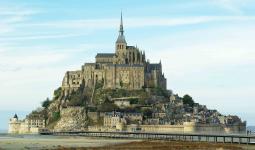 Vue du Mont-Saint-Michel avec passrelle après 2015