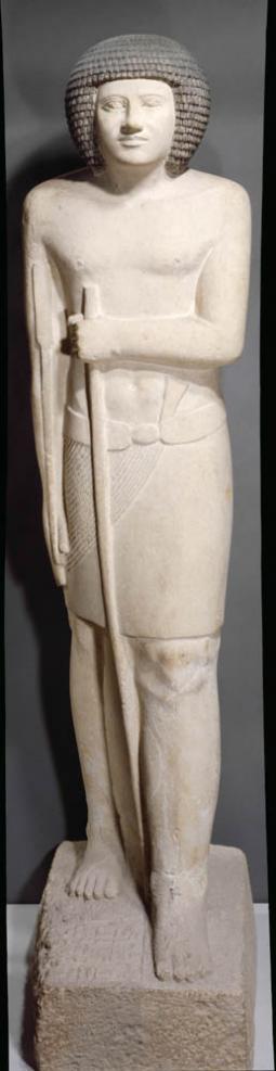 Statue de Sepa, « Grand des dizaines du Sud ». Provient d’Égypte. IIIe dynastie (vers 2700-2620 av. J.-C.), sculpture peinte (calcaire), 165 × 40 × 55 cm. Paris, musée du Louvre (nos inv. A 36, A 37)