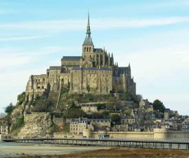 Vue du Mont-Saint-Michel avec passrelle après 2015