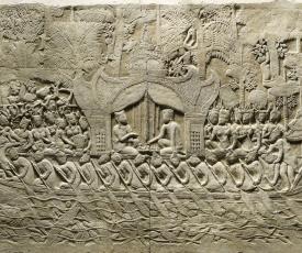 personnages dans une barque avec des rameurs