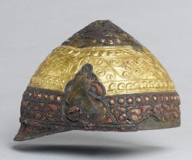 casque gaulois doré