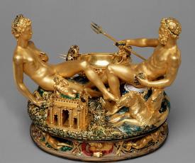 salière en orfèvrerie luxueuse avec des dieux