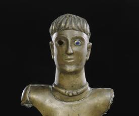 sculpture en bronze d"un homme enbuste sans bras