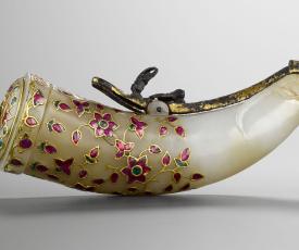 objet en jade, cornet à poudre