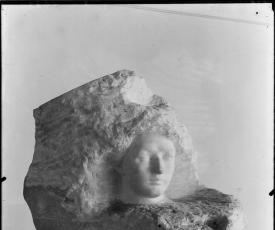 L’Aurore de Auguste Rodin (1840-1917) ; Cliché d’une sculpture en marbre d’Auguste Rodin par François-Antoine Vizzavona (1876-1961)