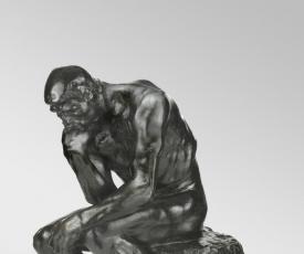Auguste Rodin (1840-1917), Le Penseur. Modelé en 1880-1881, fondu en 1924, sculpture (bronze), 68,9 × 40 × 50,2 cm. États-Unis d’Amérique, Philadelphie, Philadelphia Museum of Art (Legs de Jules E. Mastbaum, 1929)