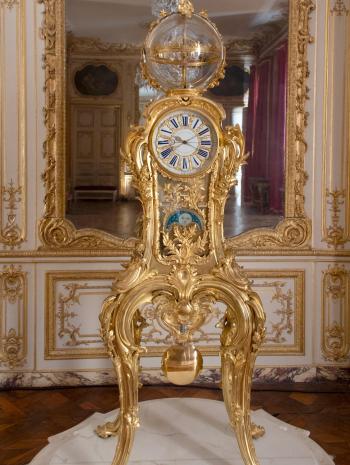 pendule astronomique dorée