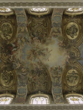 plafond peint dans une chapelle
