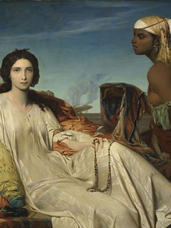 une jeune femme blanche et une femme noire