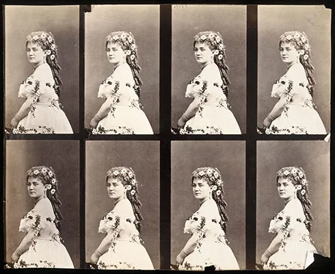 André Adolphe Eugène Disdéri, "Mme Berthe Legrand en pied"