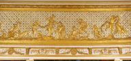 Grande frise dorée de la seconde antichambre, dite salon de l’Œil-de-Bœuf, de l’appartement du Roi au château de Versailles
