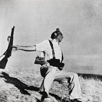 Robert Capa, Mort d'un soldat républicain près de Cordoue (guerre d'Espagne, 1936)
